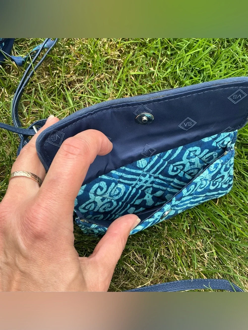 Quilted Vera Bradley travel organizer and wallet set 💙💙